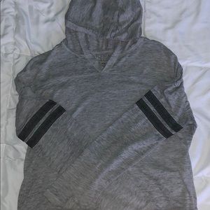 Juniors cropped long sleeve shirt